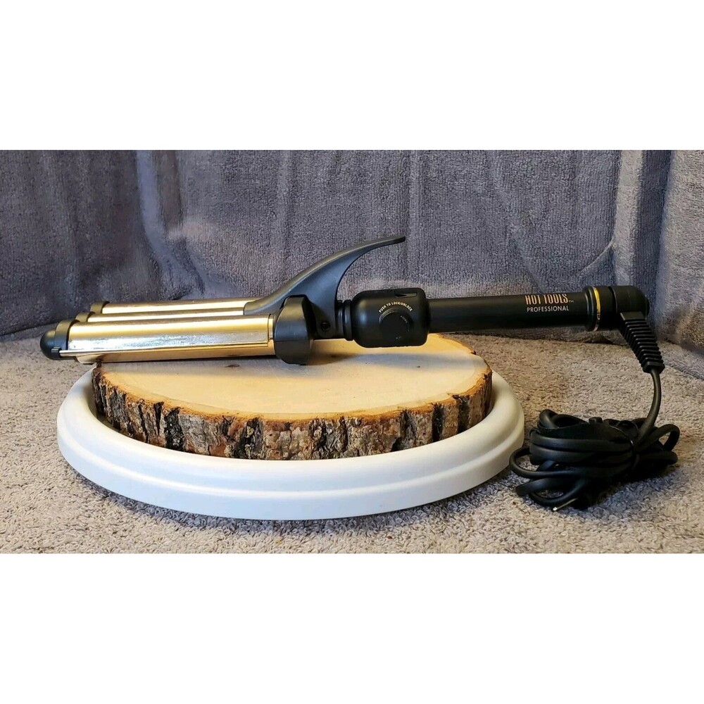 Hot Tools 24K Gold Triple Barrel Hair Waver Model HTIR800OG Black/Gold